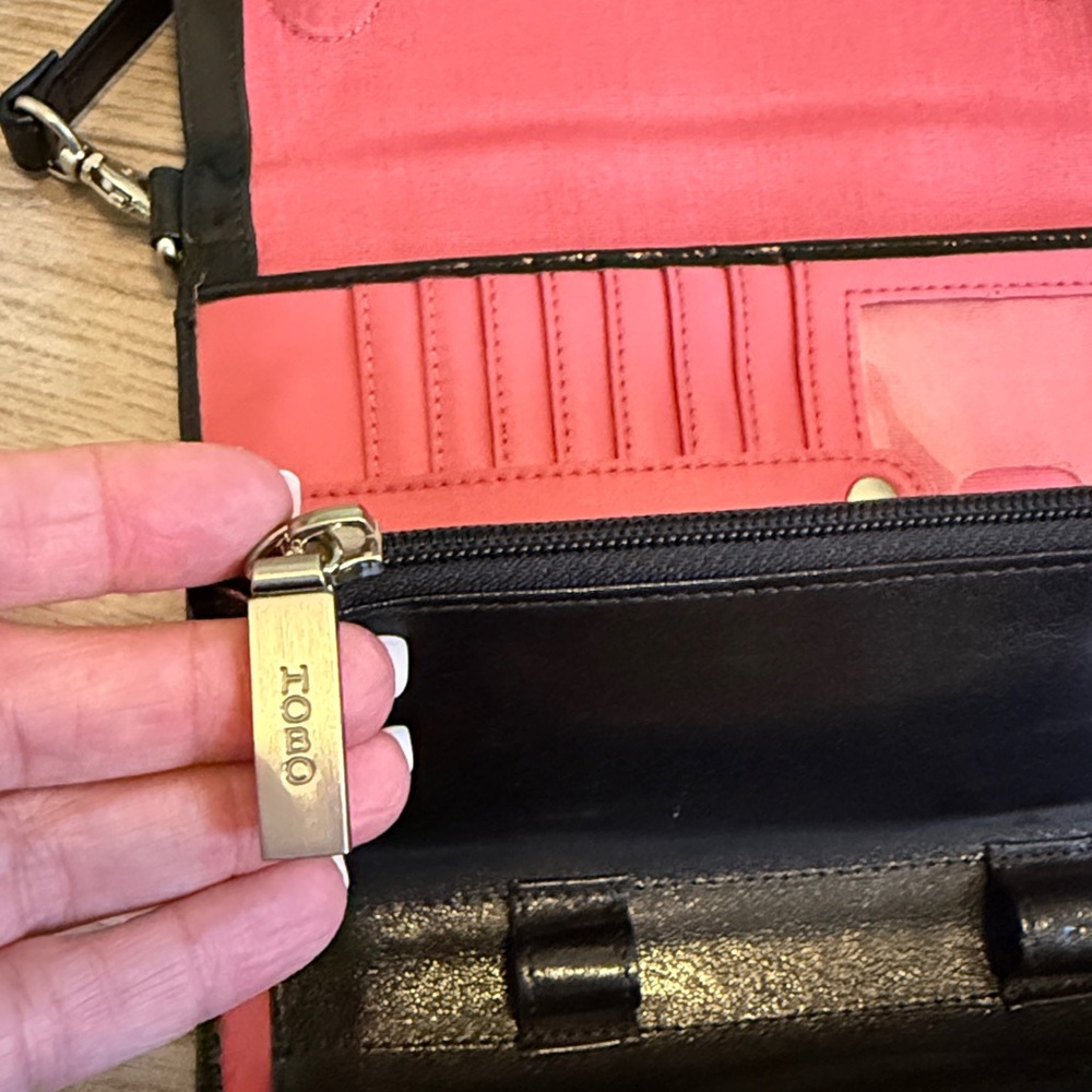 HOBO black leather shoulder clutch wallet with multiple pockets - Picture 5 of 8